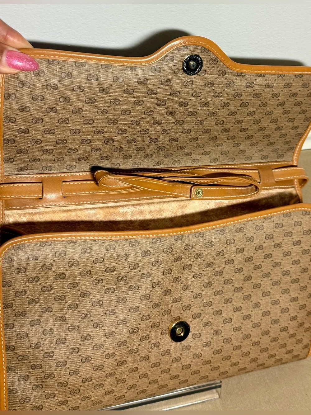 ✨Authentic Gucci Vintage GG Monogram Crossbody/Clutch Bag - Beige & Tan✨